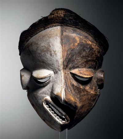 Focus sur une œuvre : le masque Pende Mbangu